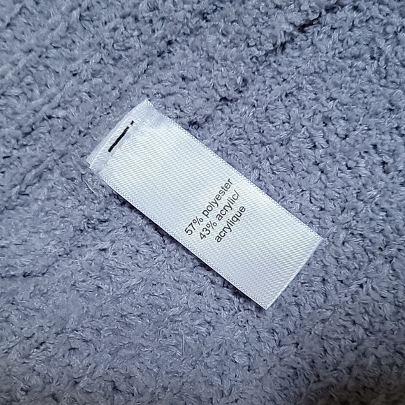 Solid reversible cable knit sweater - Picture 5 of 7